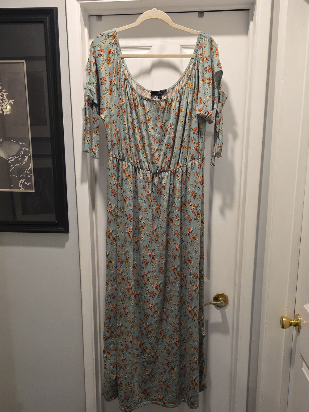Floral Scoop-Neck Maxi Dress in Light Green